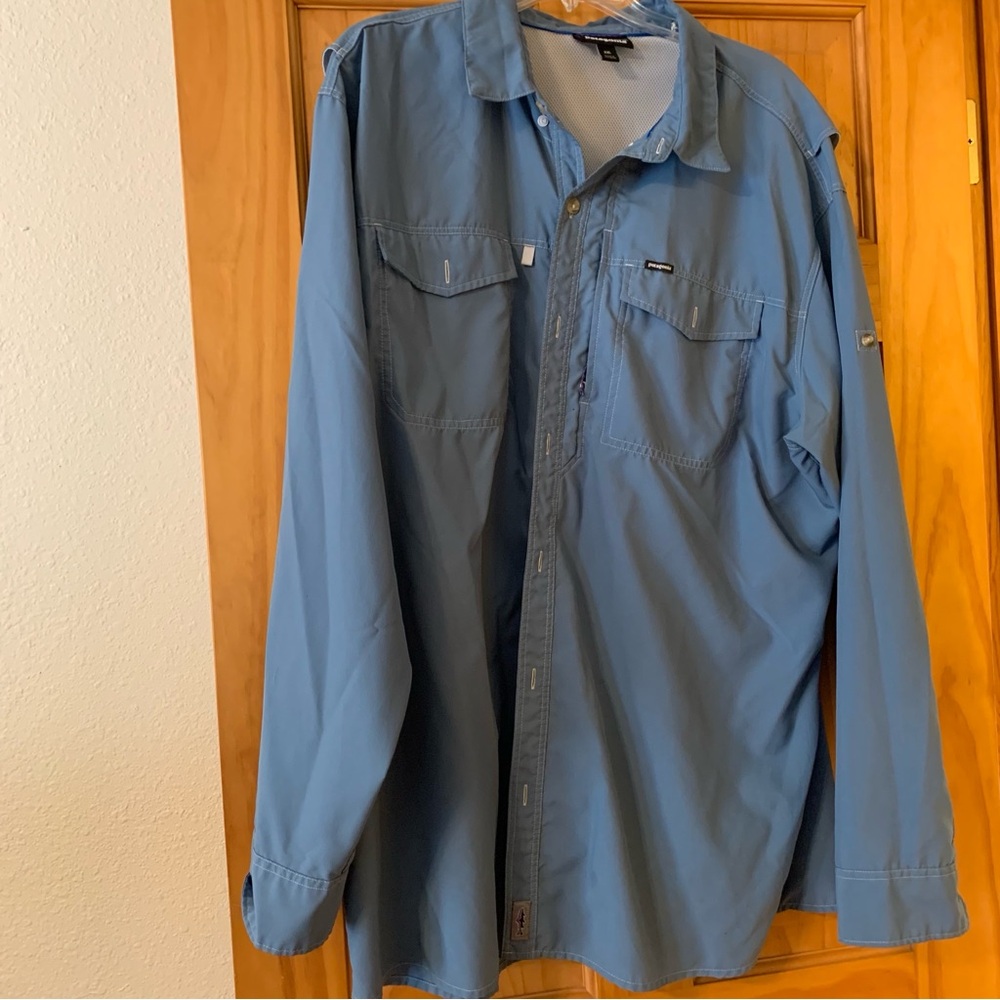 Patagonia Men's Blue Shirt